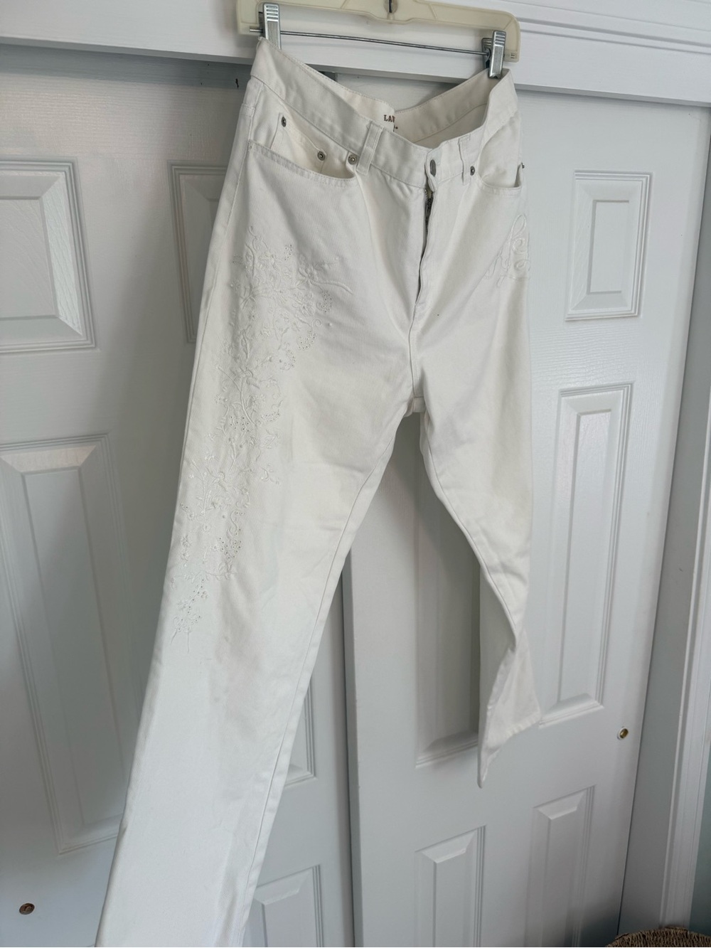 Ralph Lauren Women's Straight Leg White Jeans with Subtle Embroidery Vintage